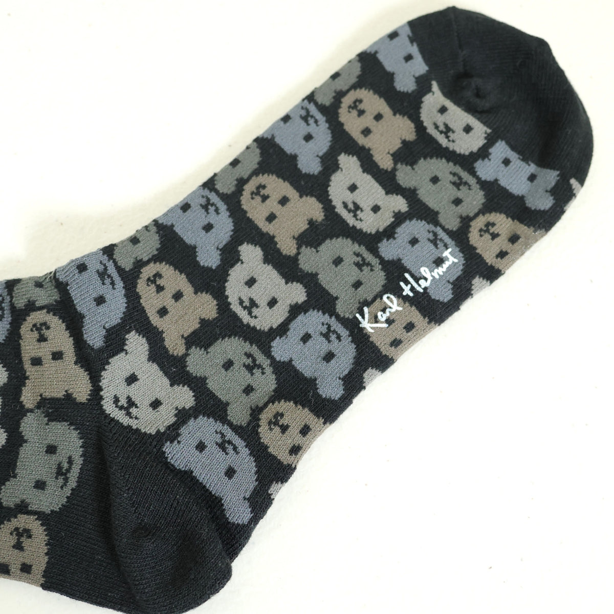 【美品】カールヘルム★くま総柄 クルーソックス 靴下 モスグリーン テディベア 迷彩風 黒系 so386