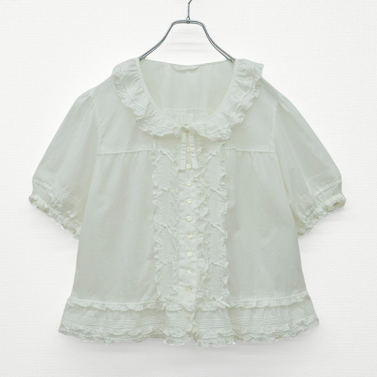 【美品】ピンクハウス★ミニリボン&フリル使い♪半袖ローンブラウス 大きいサイズL 白系 前開き ふんわりフォルム♪z23172