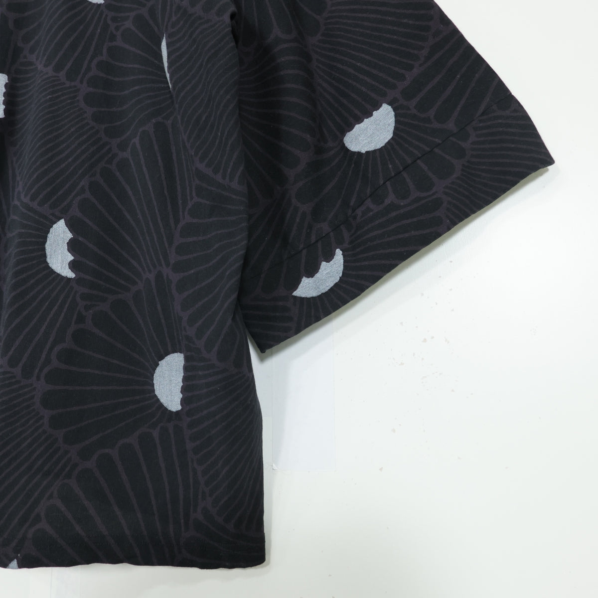【美品】SOUSOU ソウソウ★高島縮 ジバン 風靡 片身替わり 菊扇 サイズM 濡羽色 黒系  薄手 z22734