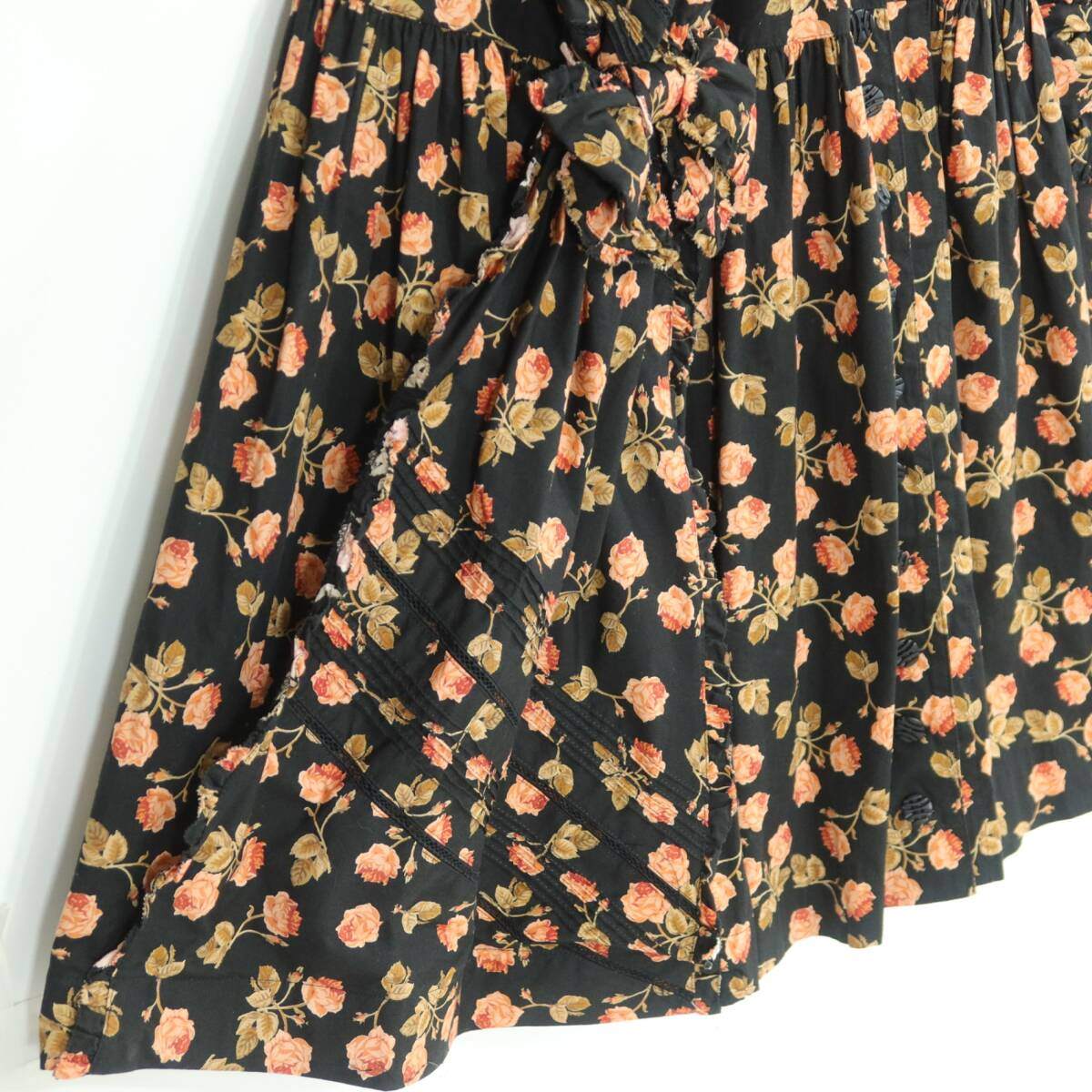 【レア美品】インゲボルグ★華やか薔薇pt♪七分袖ワンピース 黒系 前開き はしごレース&リボン♪薄手 z20078