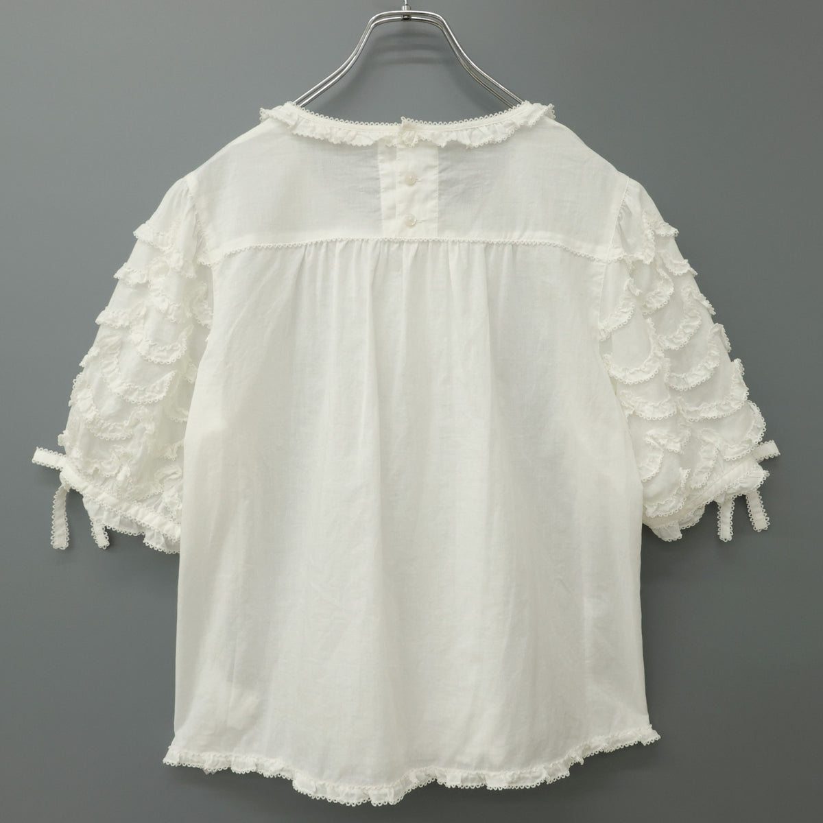 【美品】ピンクハウス★爽やかで上品な五分袖ブラウス♪綿ローン 袖段々フリル ピンタック 白系 z23178