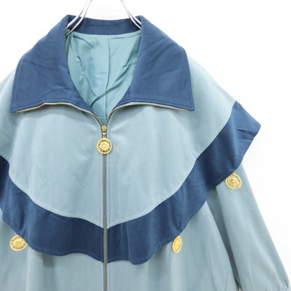 【極美品・紙タグ有】FORE&MORE★ケープ風 ジップアップコート サイズM ブルーグレー系 ゴールドチャーム付 日本製 z23488