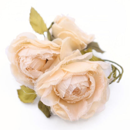 ピンクハウス系？★大人上品！薔薇のコサージュ 生成クリーム色系 ＊ko098