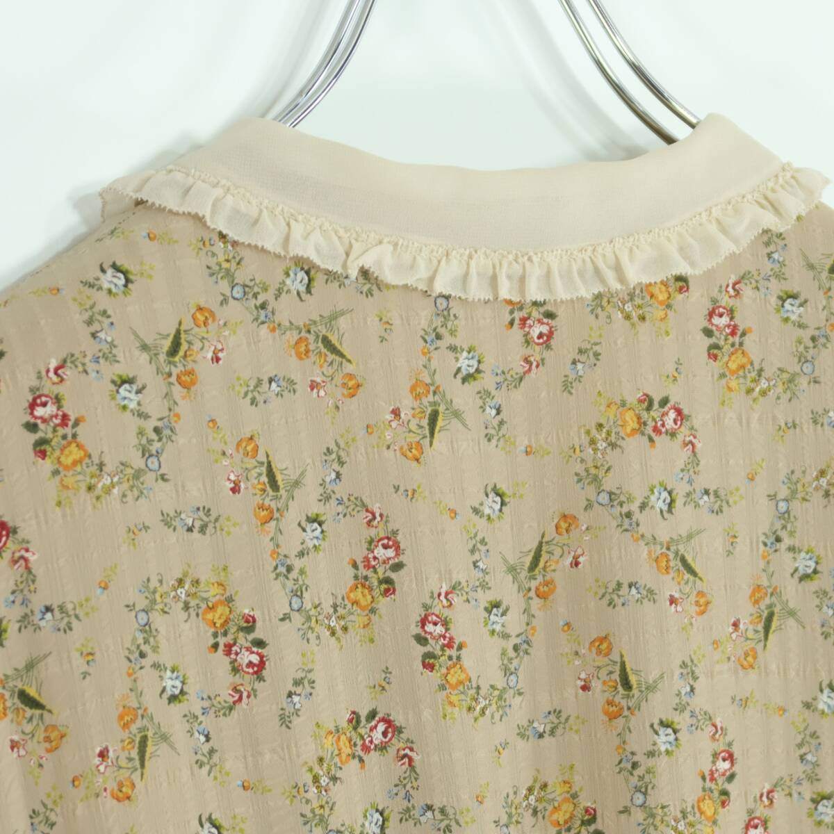 【美品】インゲボルグ★クラシカルな襟付き ピンタック フリル 花柄ワンピース♪ベージュ系 z19687