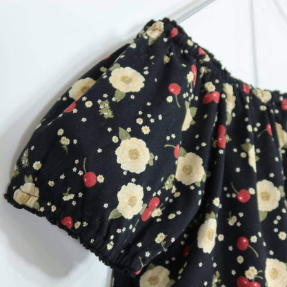 【美品】ピンクハウス★舞い散るチェリーとお花pt♪ 半袖カットソー&ギャザースカート 上下2点 黒系 ＊ z20203