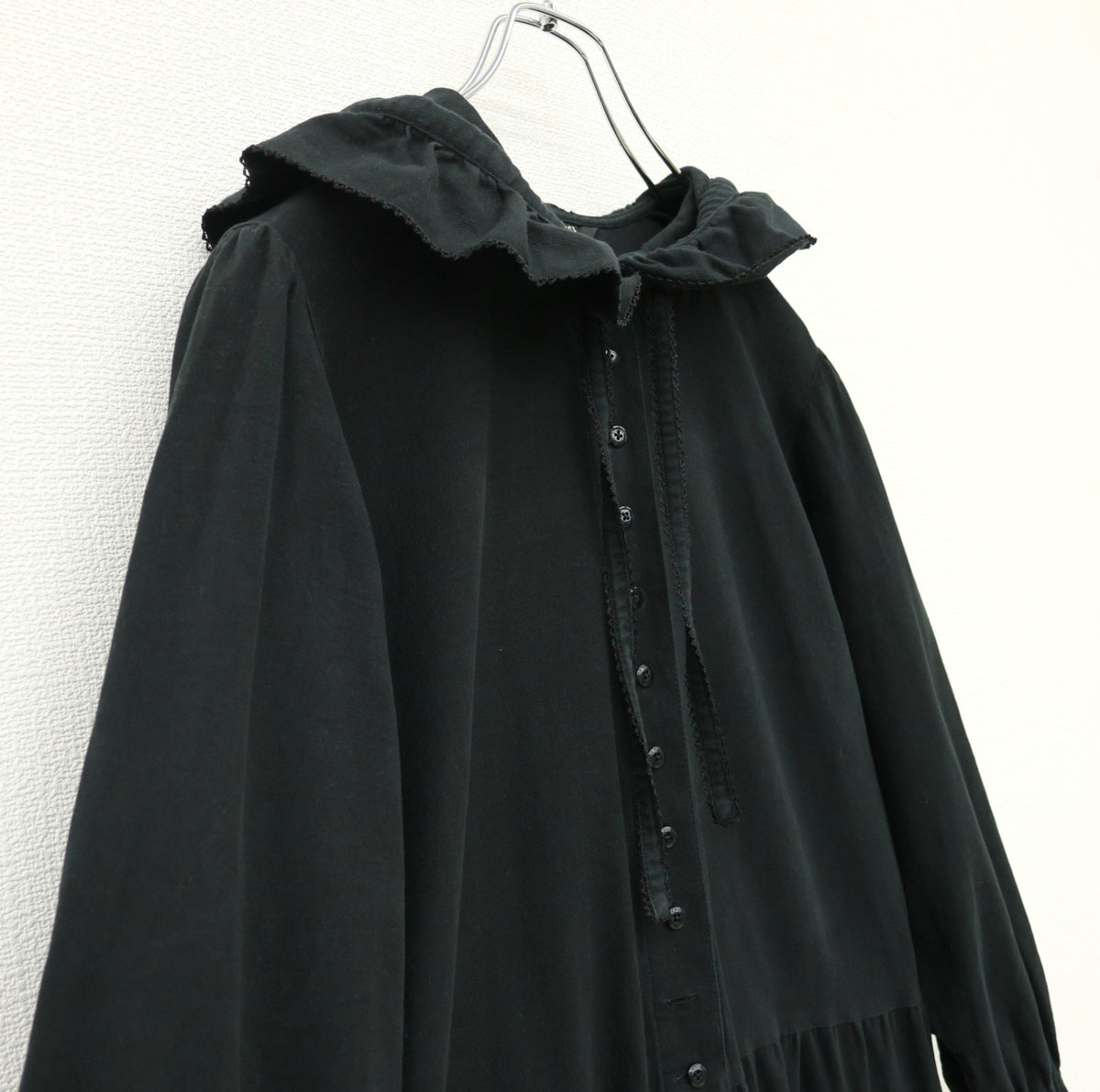 ピンクハウス★フリルフード付きコーデュロイワンピース♪ティアードデザイン 前開き  黒系 z23254