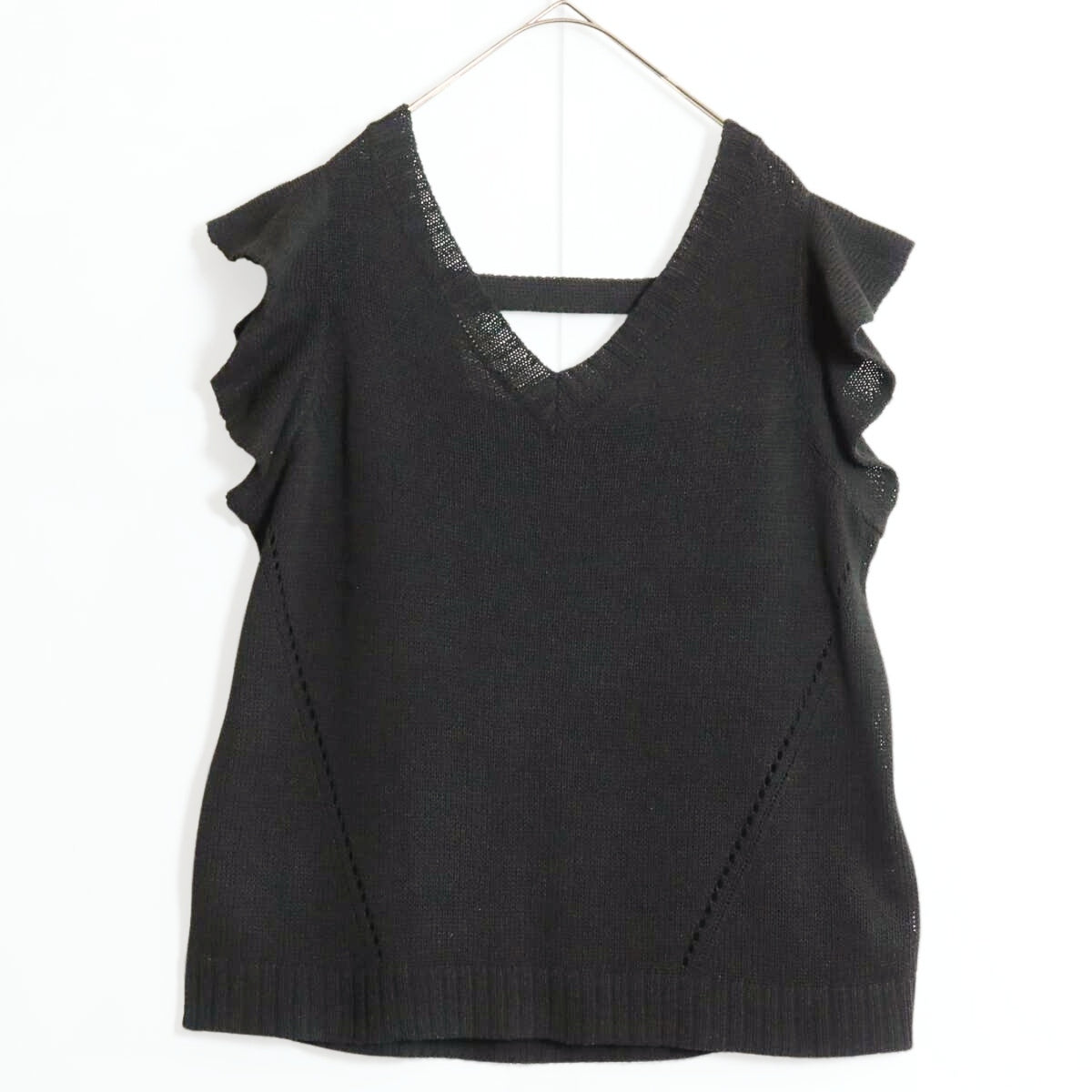 【美品】インゲボルグ★袖フリルが可愛い！ニットベスト 黒系 透かし編み♪無地  ＊z15832