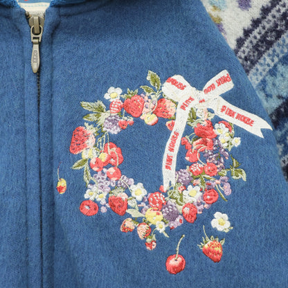 ピンクハウス★いちごリース刺繍♪ノルディック柄フード付ジャケット 切替袖 サイズM 青系 裏ボア♪厚手 z23353