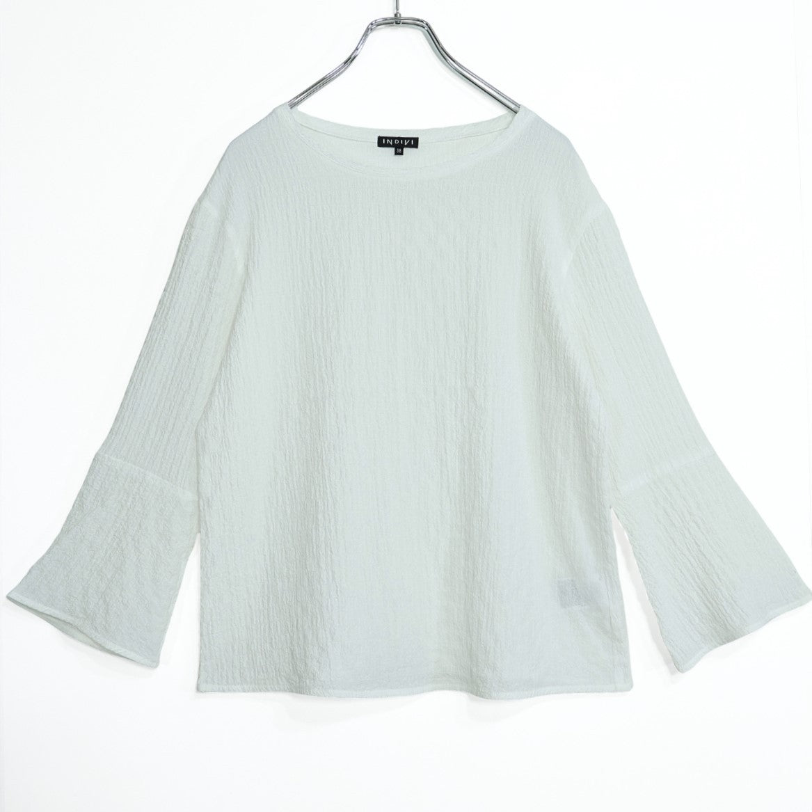 【美品！】インディヴィ★大人上品♪ ジャガード風フレア袖Tシャツ サイズ38 白系 z22207