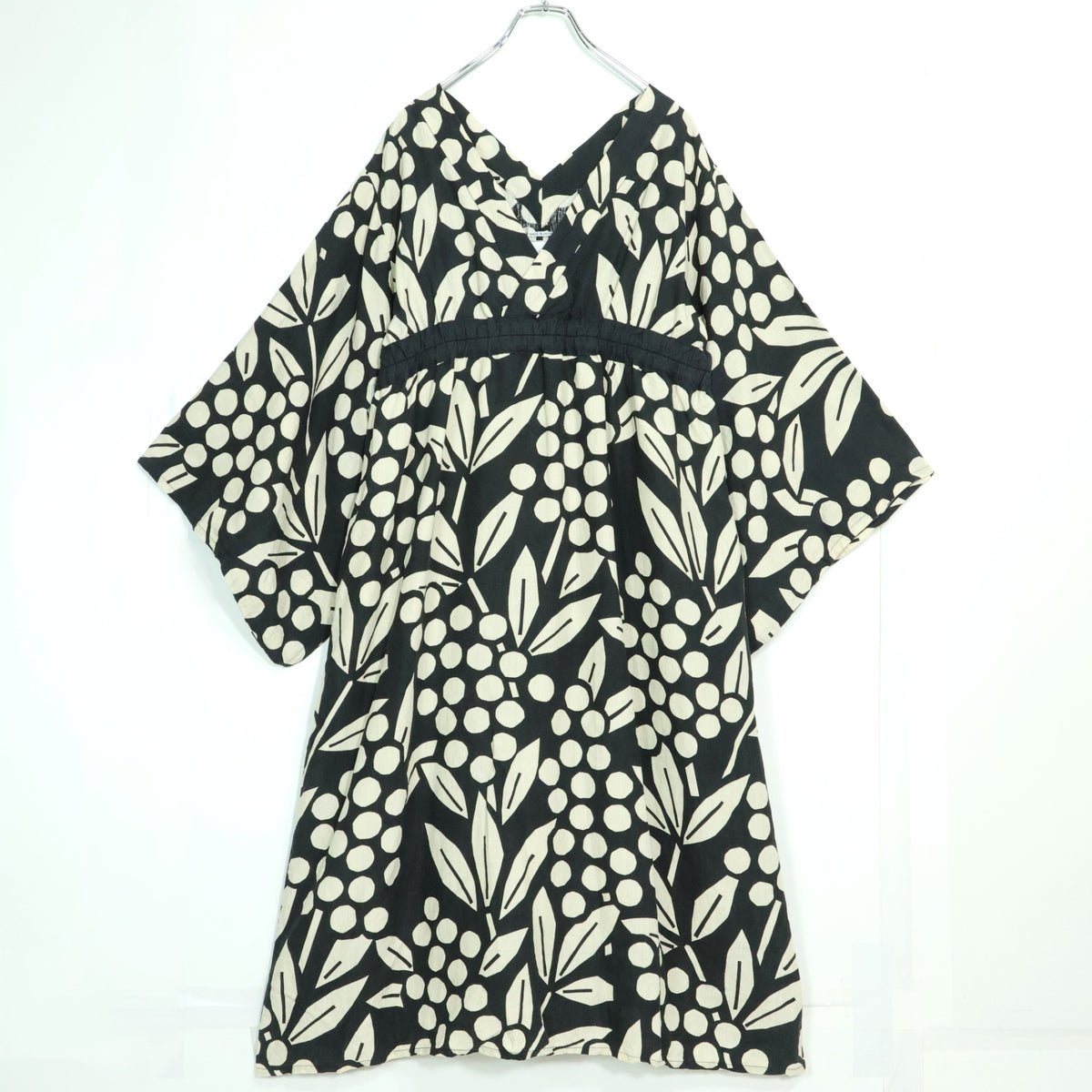 【美品】ソウソウ SOUSOU★麻 ゆかたみたて ワンピース 南天竹 大きいサイズL 黒系 花柄 z22893