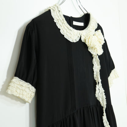 【美品】ピンクハウス★段々レース&リボン♪半袖ワンピース 黒系 ふんわりフォルム♪無地 薄手 z23039
