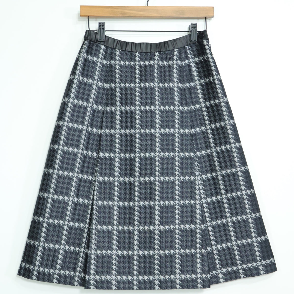 ギャバジンケーティー Gabardine K.T★シルバーのきらめき♪ボックスプリーツスカート サイズ9 黒系 チェック柄 薄手 z22084