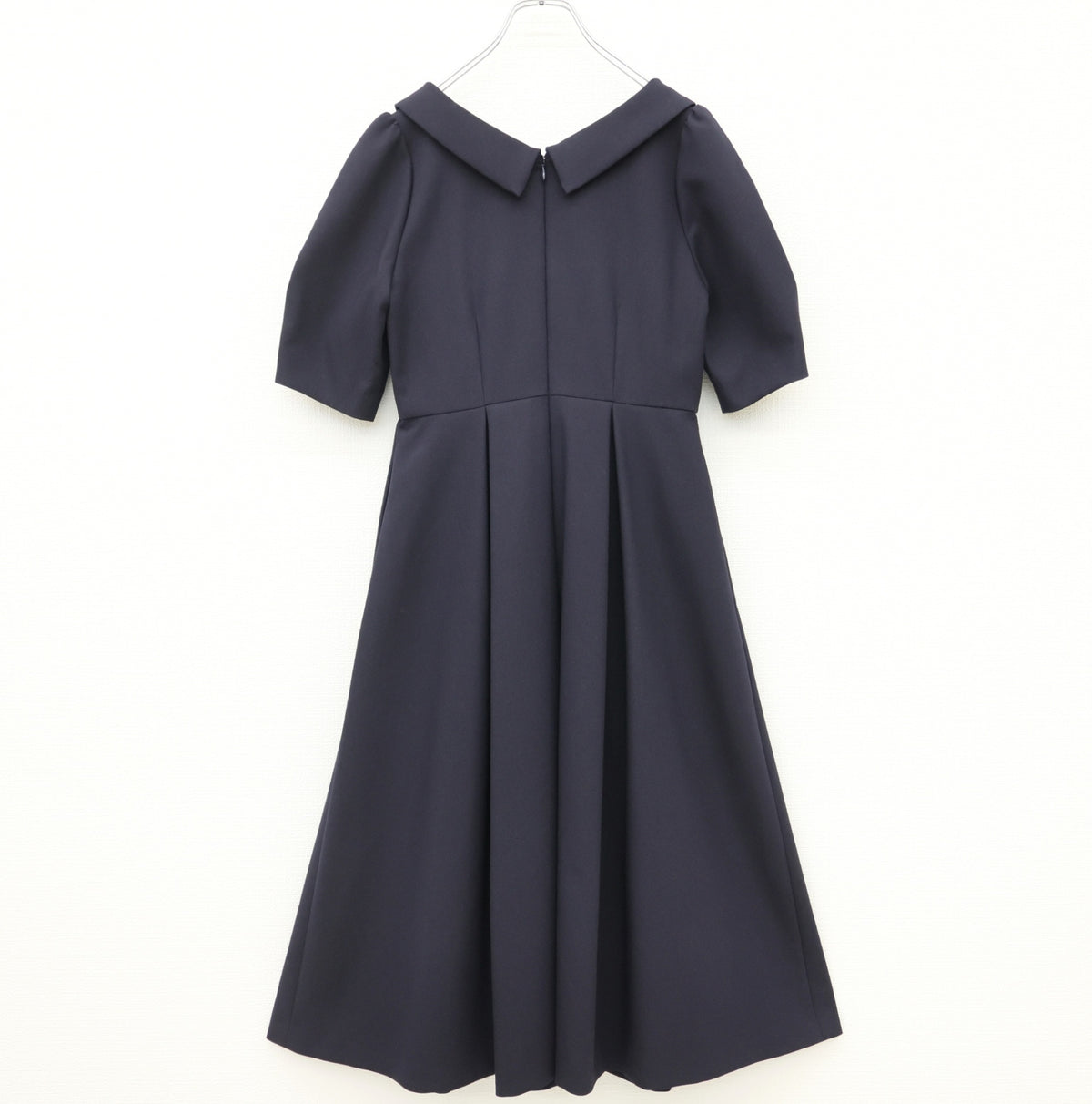 【美品】マーリエ ル カセット★上品ワンピース ふんわりタック入り サイズ7 紺系 パールビーズ♪無地 厚手 z23309