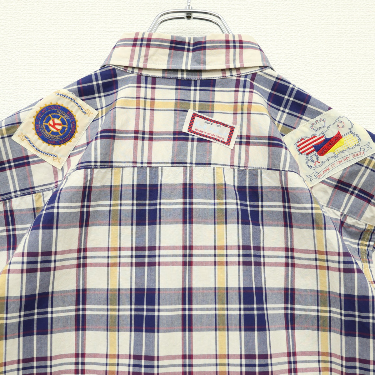 カールヘルム★ワッペン使いが目を惹く♪ チェック柄 半袖ボタンダウンシャツ サイズ4(L) 紺・アイボリー系z23216