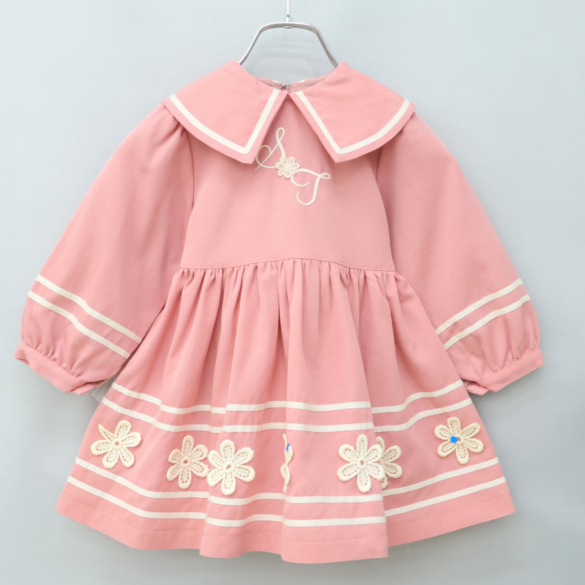 シャーリーテンプル★お花モチーフ&ロゴ刺しゅう♪長袖ワンピース キッズサイズ100(3) ピンク系 z23437