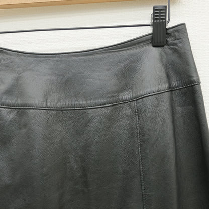インゲボルグ★モードでかっこいい♪リアルレザー 羊革 ロゴ刺しゅう入り ロングスカート サイズM 黒系 z23278