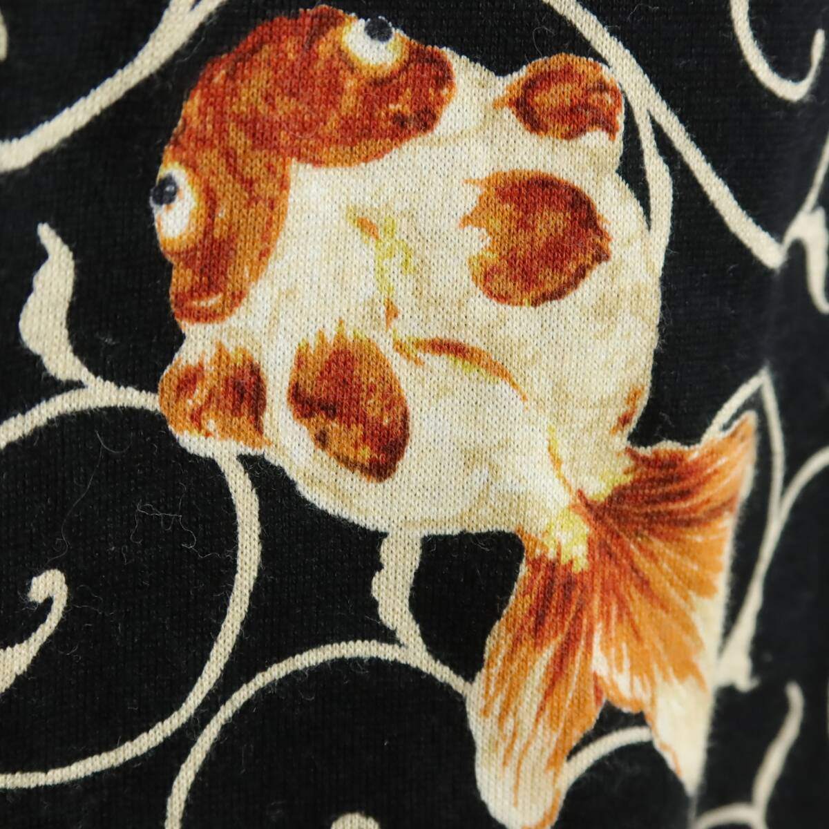 ワンダフルワールド カネコイサオ★金魚&唐草pt♪和柄のカットソー タンクトップ サイズS 黒系 薄手 z19365