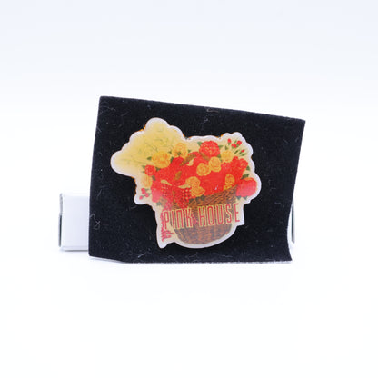 ピンクハウス★アクリル製ピンバッジ♪薔薇ブーケ ブランドロゴ入り*so252