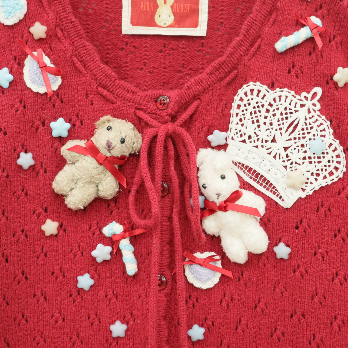 ピンクハウス★モチーフいっぱい♪透かし編みカーディガン 赤系 リボンも♪前開き 厚手 z23167