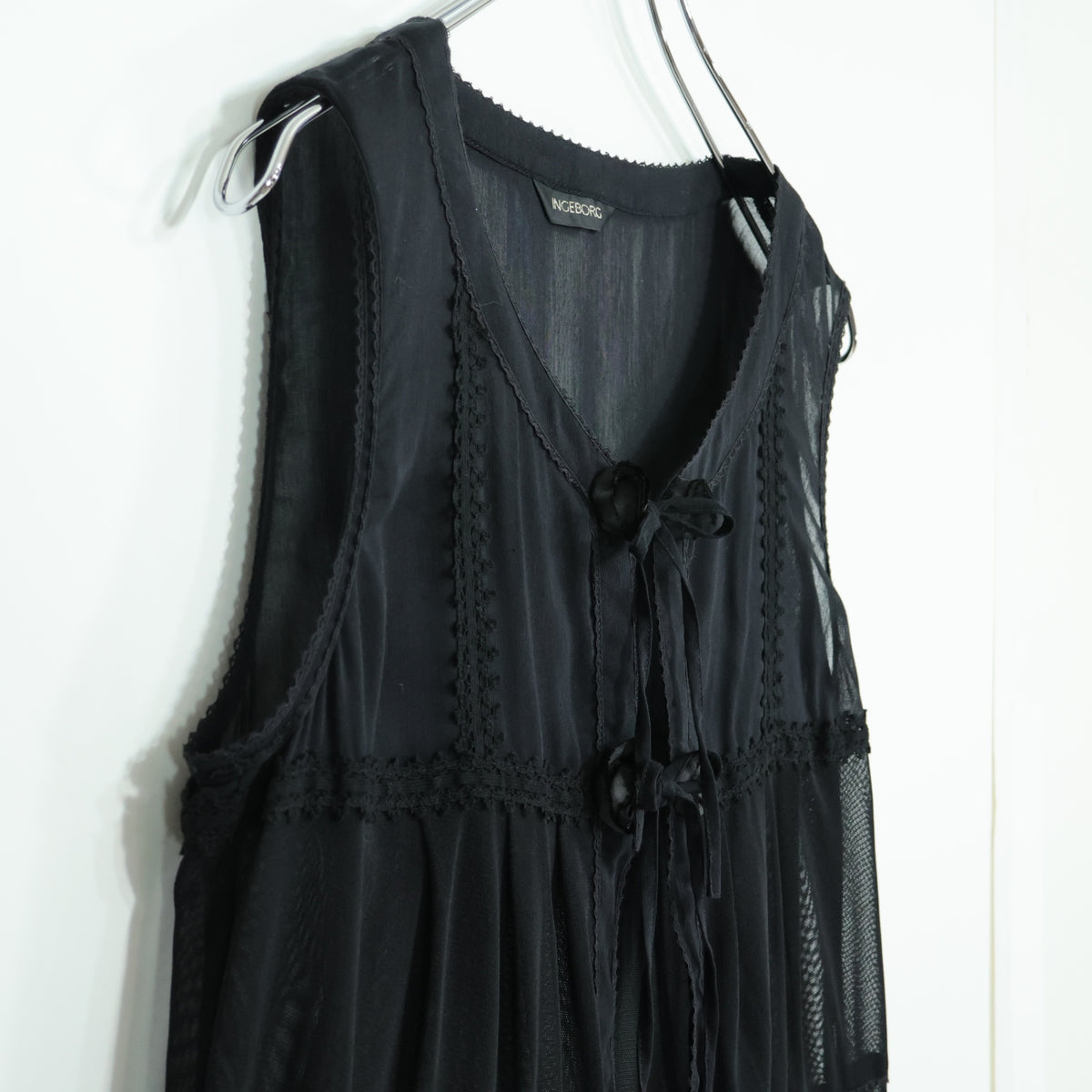 【美品】インゲボルグ★総チュールレース♪フリルたっぷりベスト はおりもの 黒系 前開き レース&お花モチーフ♪z22073