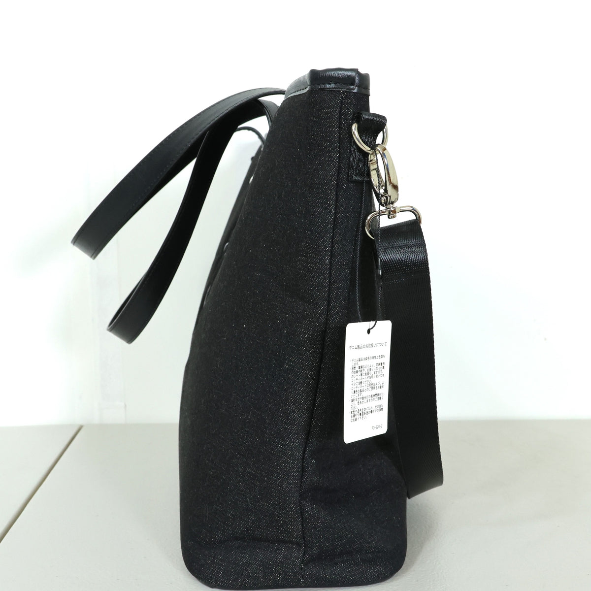 【新品】インゲボルグ★カメリア刺しゅう♪大人カジュアル デニムバッグ ロゴ刺しゅう 黒系 *ba256