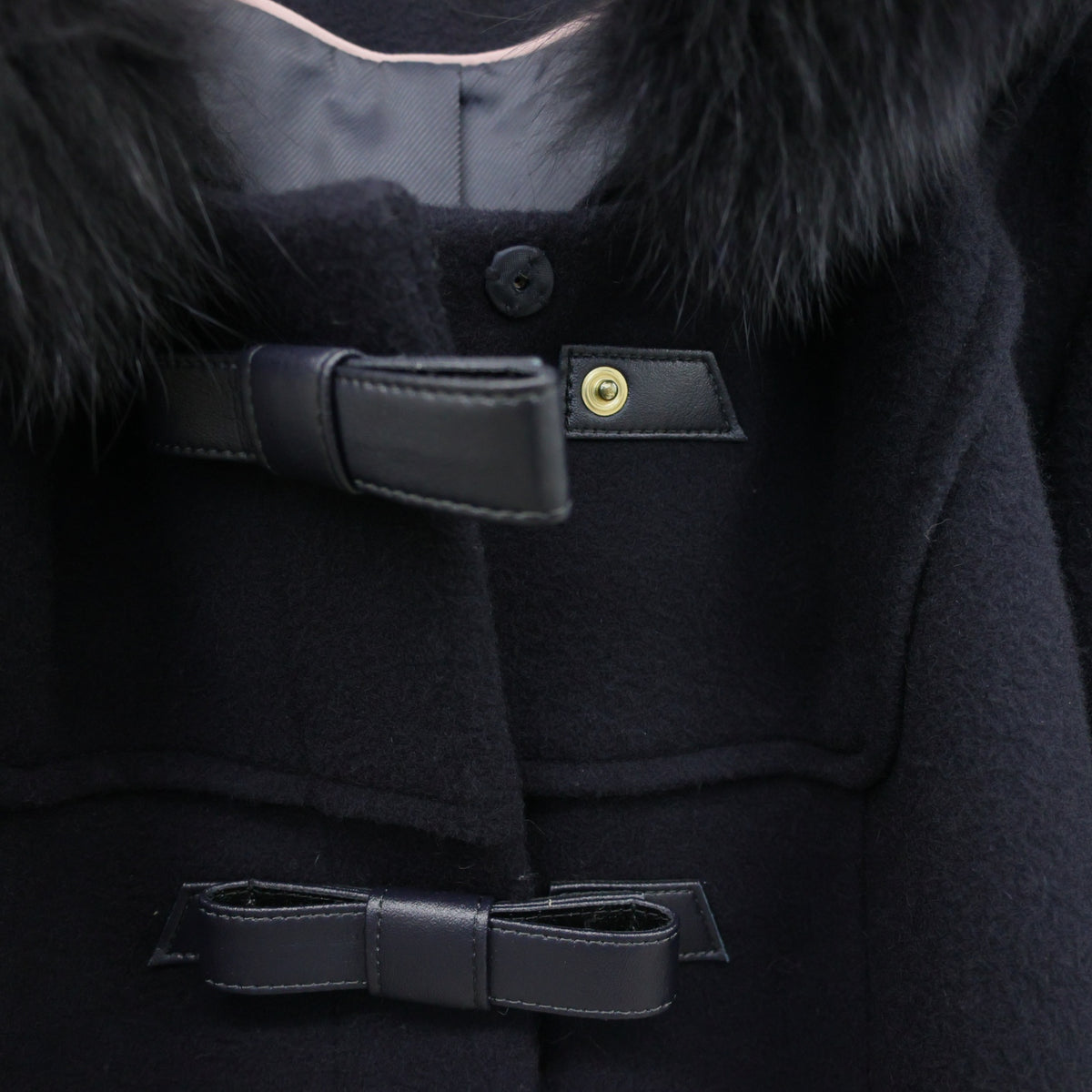 ローズティアラ★リボン風ビット♪フード付きダッフルコート 大きいサイズ50 ネイビー系 フォックスファー♪厚手 z23492