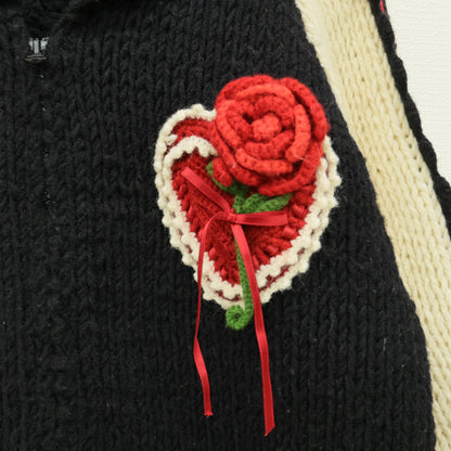 ピンクハウス★ゼッケン&薔薇モチーフ♪ニットのジップアップブルゾン 黒系 はしごレース&サテンリボンも♪厚手 z23174