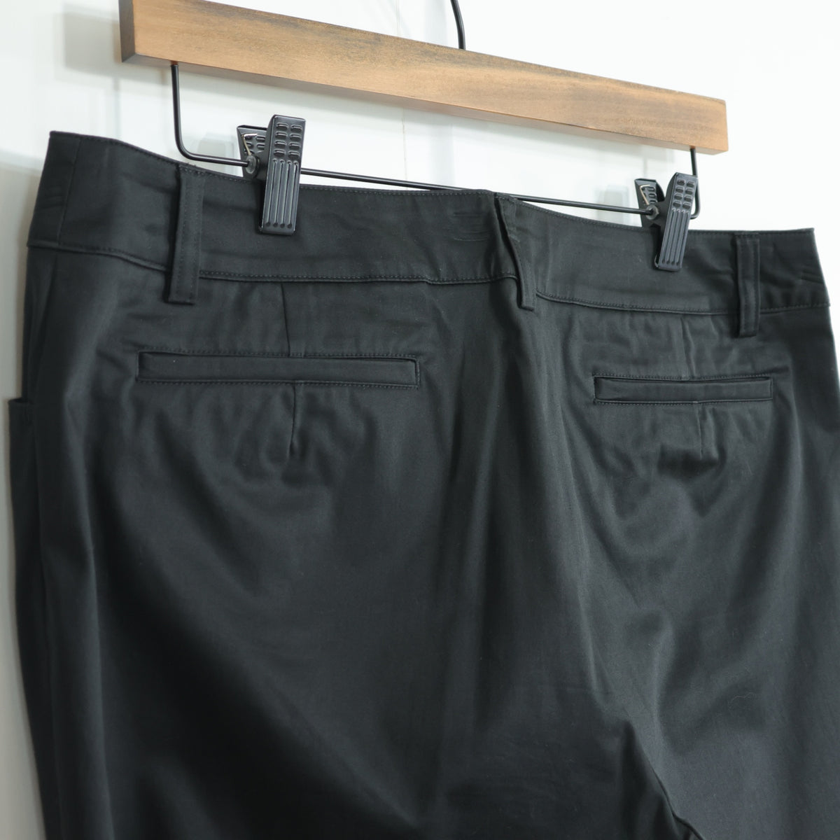 23区★おしゃれなクロップドパンツ 大きいサイズ48 黒系 無地 薄手 z22841