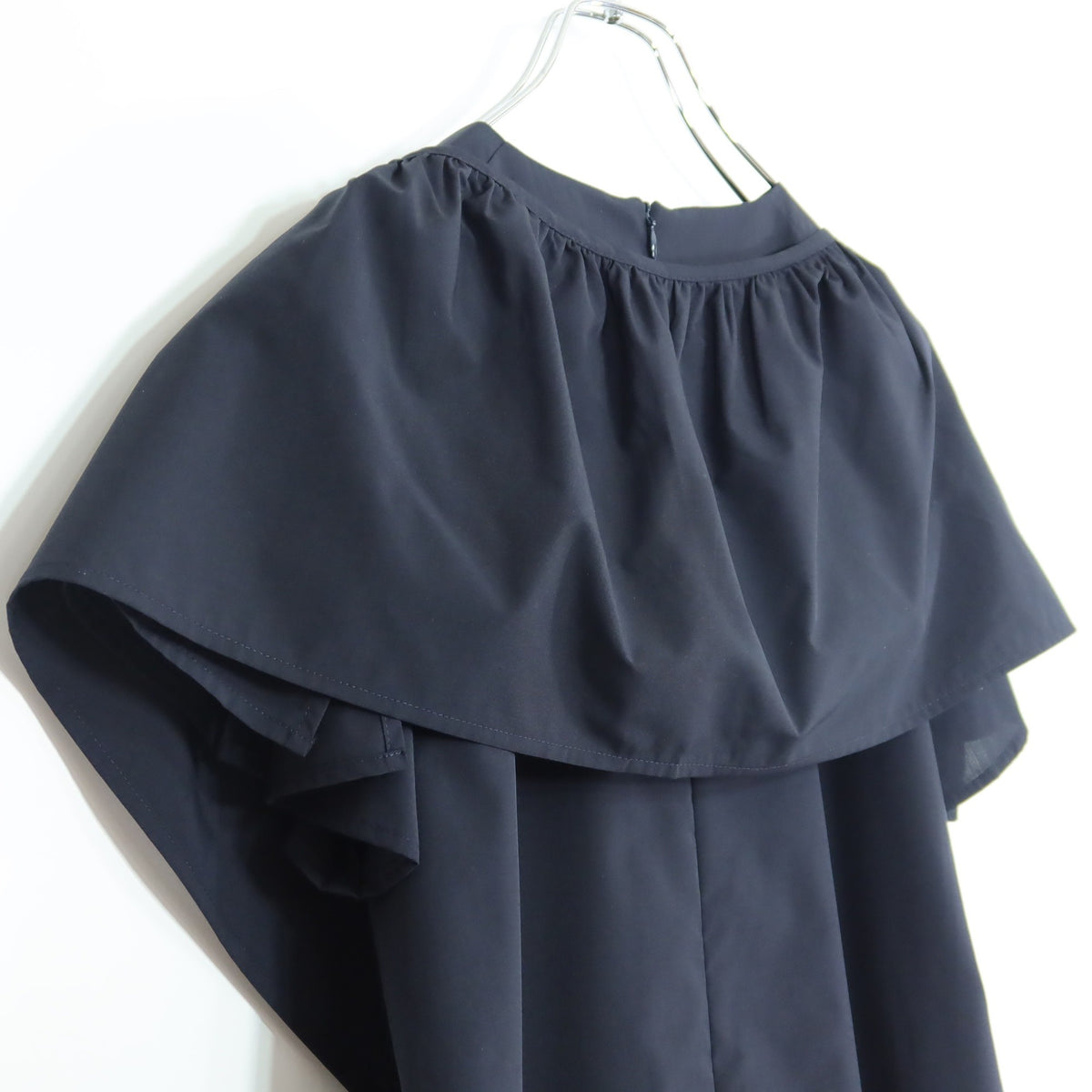 【美品】VIRINA ヴィリーナ★ケープ付き半袖ワンピース サイズXS 濃紺系 ドレープ感たっぷり♪総柄 z19779