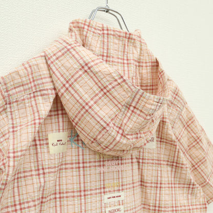 カールヘルム★ワッペン使いが素敵♪ チェック柄 フード付き 半袖シャツ パーカー サイズM ベージュ・ピンク系 z23215