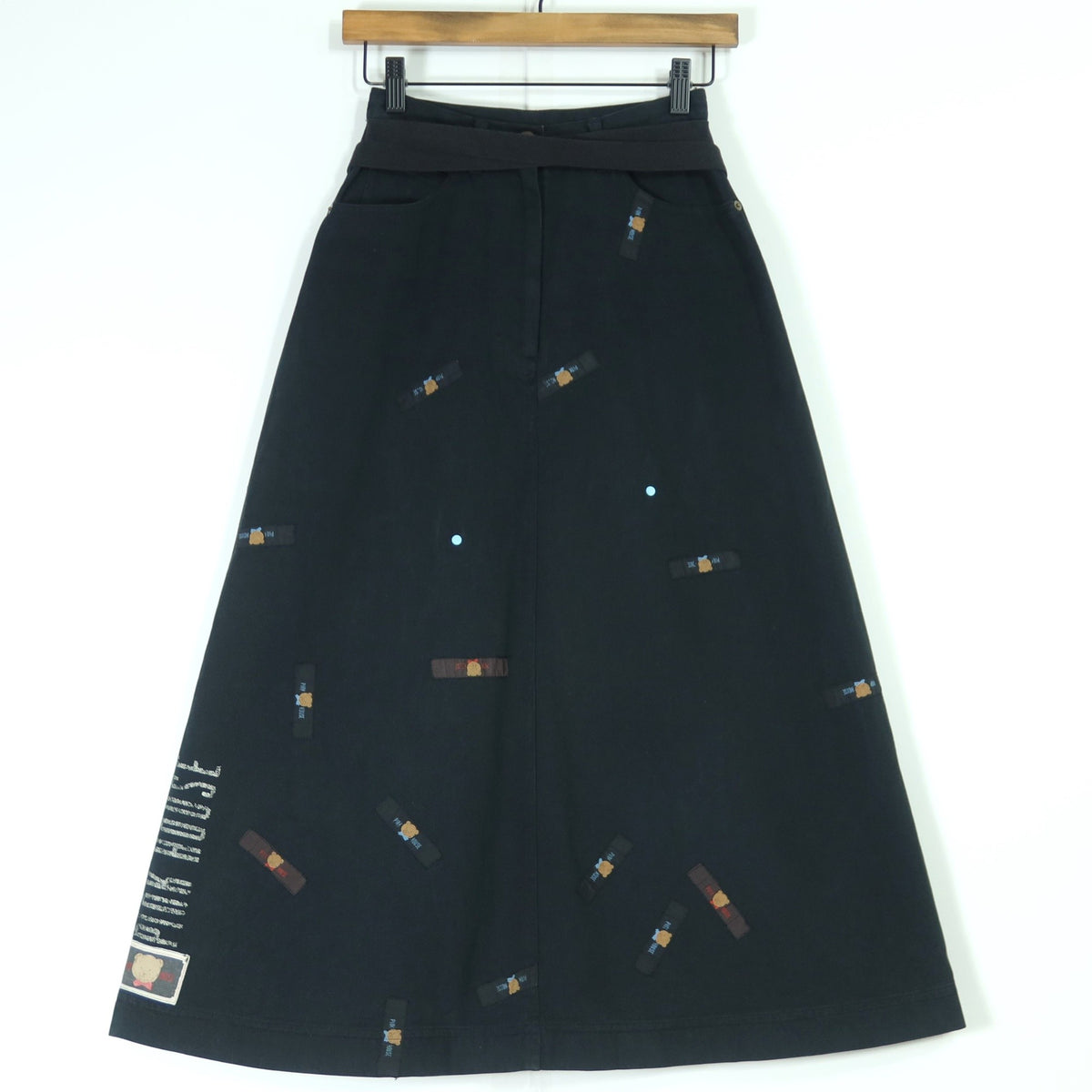 ピンクハウス★くまワッペンいっぱい♪デニムのロングスカート 黒系 無地 z19697
