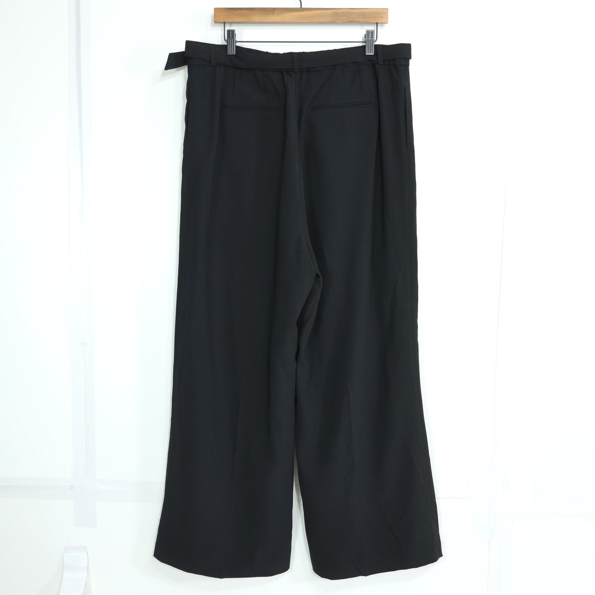 【美品・紙タグ有】ユニクロ★きれいめ ベルト付き センターピンタック ストレートパンツ 大きいサイズ3XL 黒系 z22935
