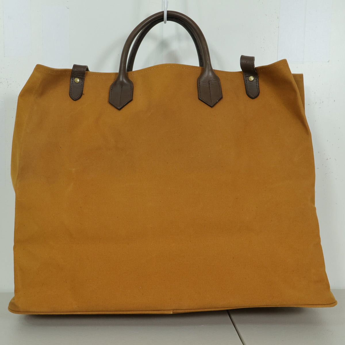 カールヘルム★旅行バッグ バックル ロゴタグ シンプル 大容量 茶系 ba299