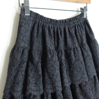 【美品】ピンクハウス★ボリューム感！たっぷりフリルとレース かぶせ段々フリルスカート 黒系 裏地コットン♪＊z17513