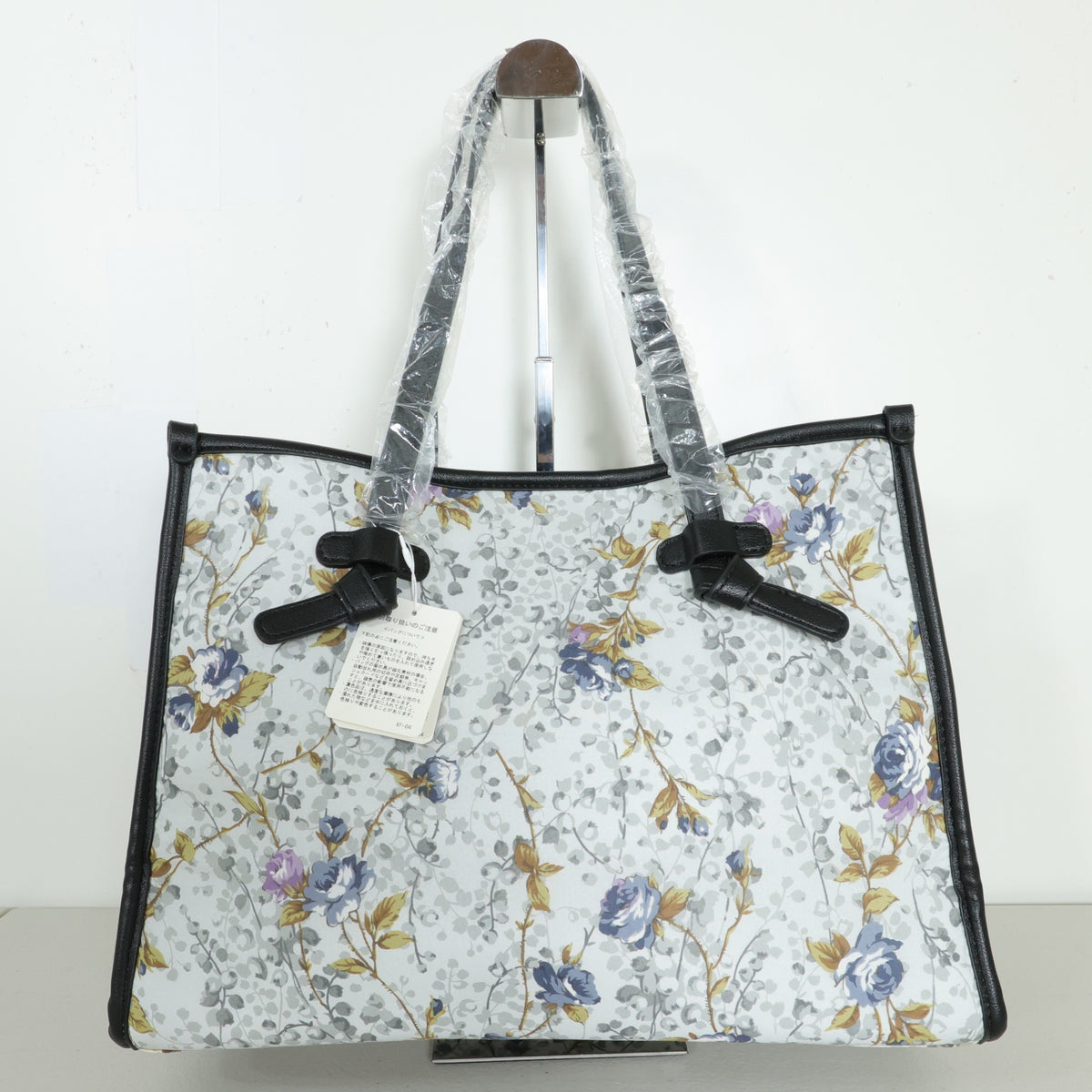 【美品】インゲボルグ★トートバッグ A4自立 パイピングトート 花柄 バラ 白系 ba264
