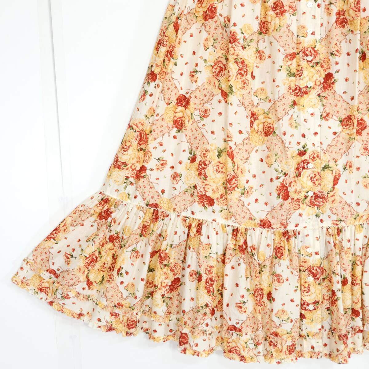 【美品！】ピンクハウス★可憐な薔薇とリボンptが素敵♪ 前開きふんわりローンスカート ベージュ×赤系 z21352