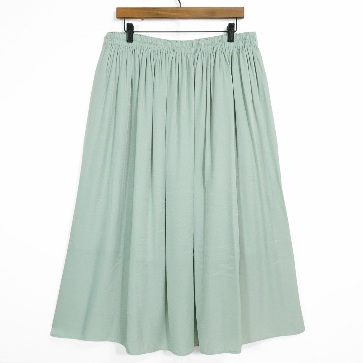【タグ付き美品！】UNIQLO ユニクロ★光沢感が素敵♪ ドレープギャザーロングスカート 大きいサイズXXL 薄緑系 z22888