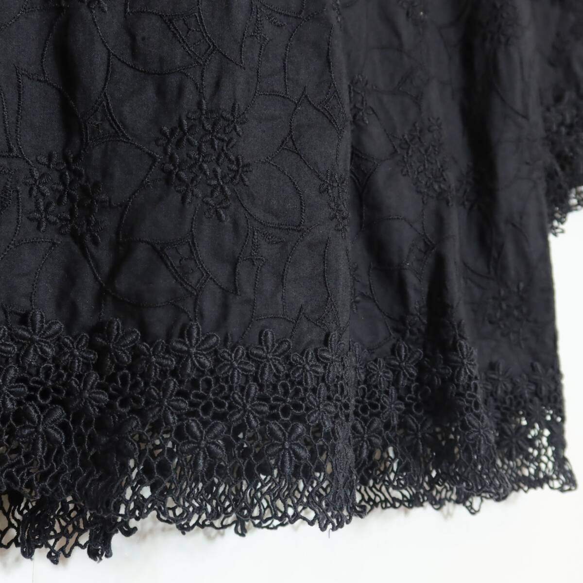 【美品】ピンクハウス★繊細花刺しゅう＆レース♪七分袖カットソー 黒系 美しいレース使い 異素材ミックス z14521