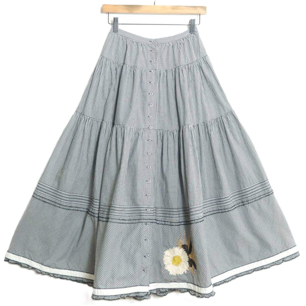 ワンダフルワールド カネコイサオ★可愛い！ひなぎく刺繍&ギンガム♪前開きローンスカート 黒系 ボリュームギャザー♪z18607