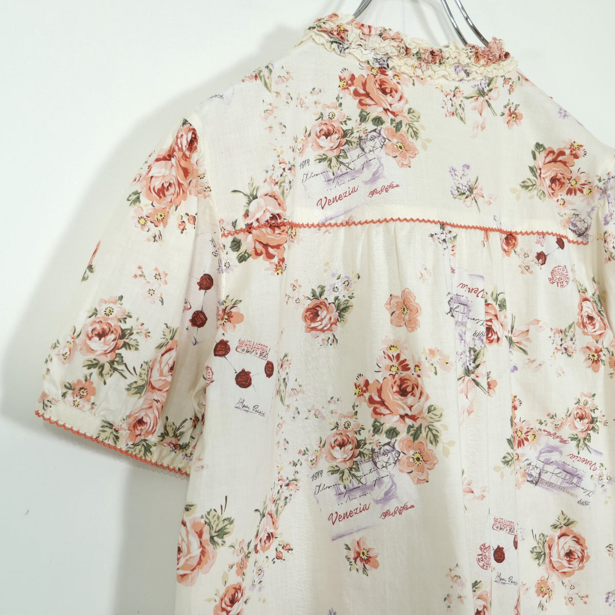 【美品】ピンクハウス★薔薇&エアメールpt♪半袖ミニワンピース エクリュ系 フリル&ピコレース♪薄手 z22548