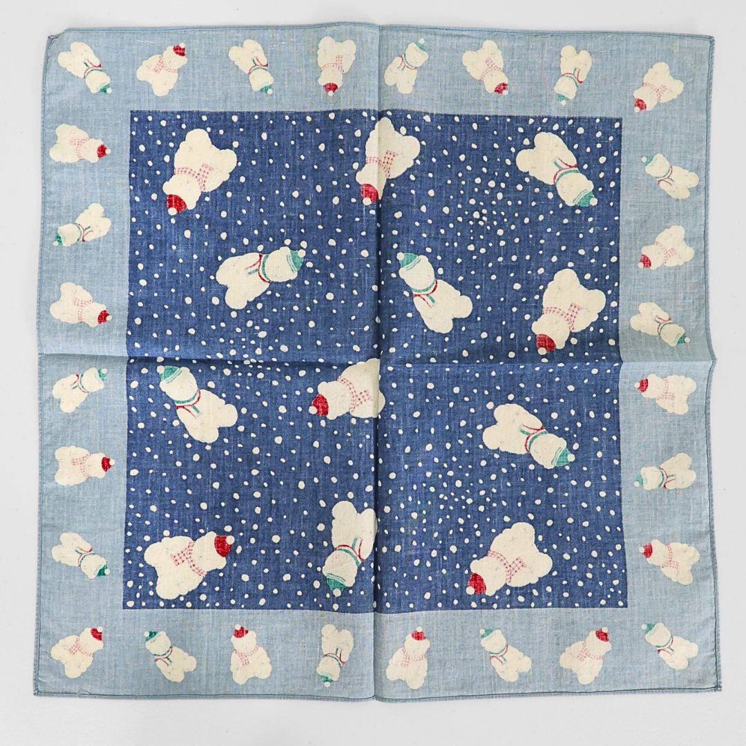 【美品】ピンクハウス★ぬいぐるみクマハンカチ 雪 冬 マフラー クリスマスカラー サイズ㎝42角 青系 so445