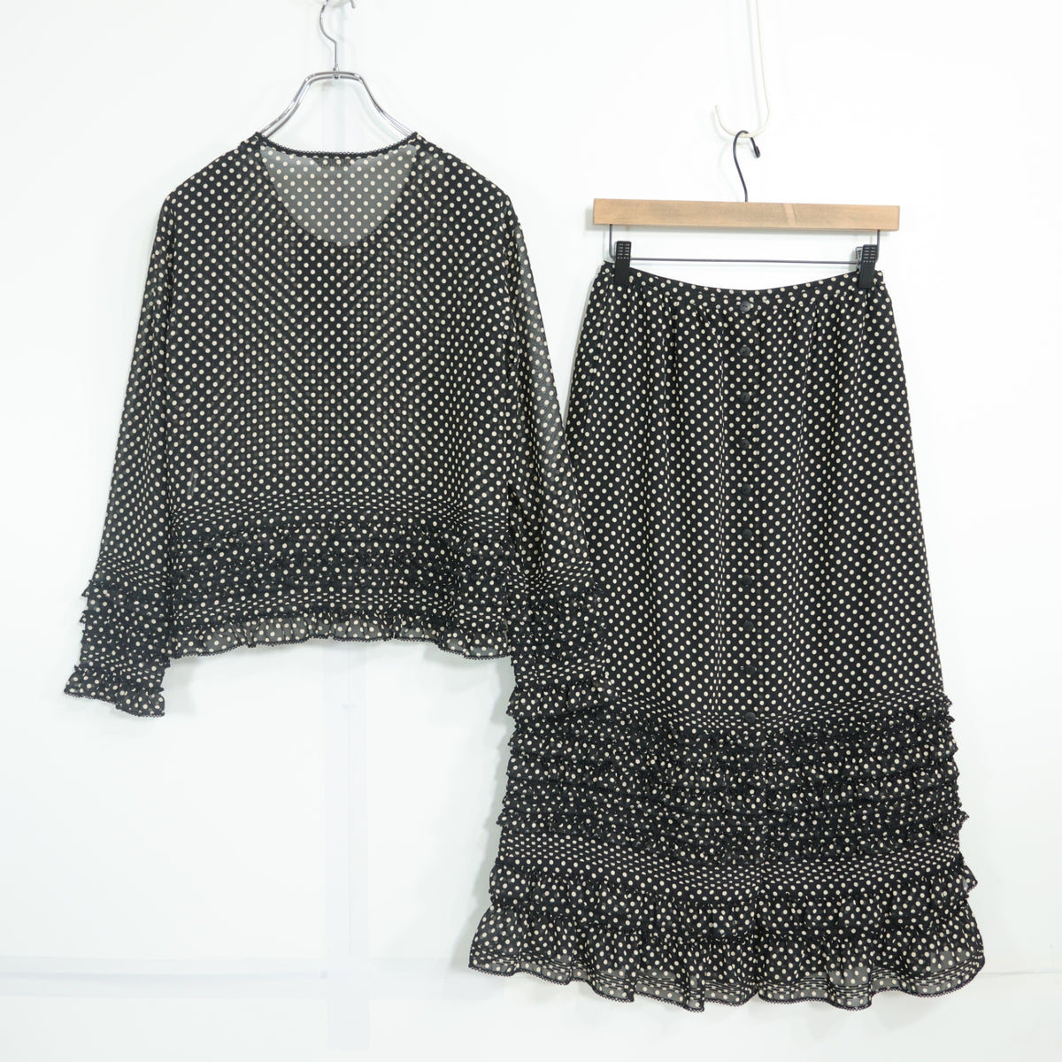【美品】カネコイサオ★ドットpt♪上下セット シフォンブラウス&スカート サイズM 黒系 前開き z22399