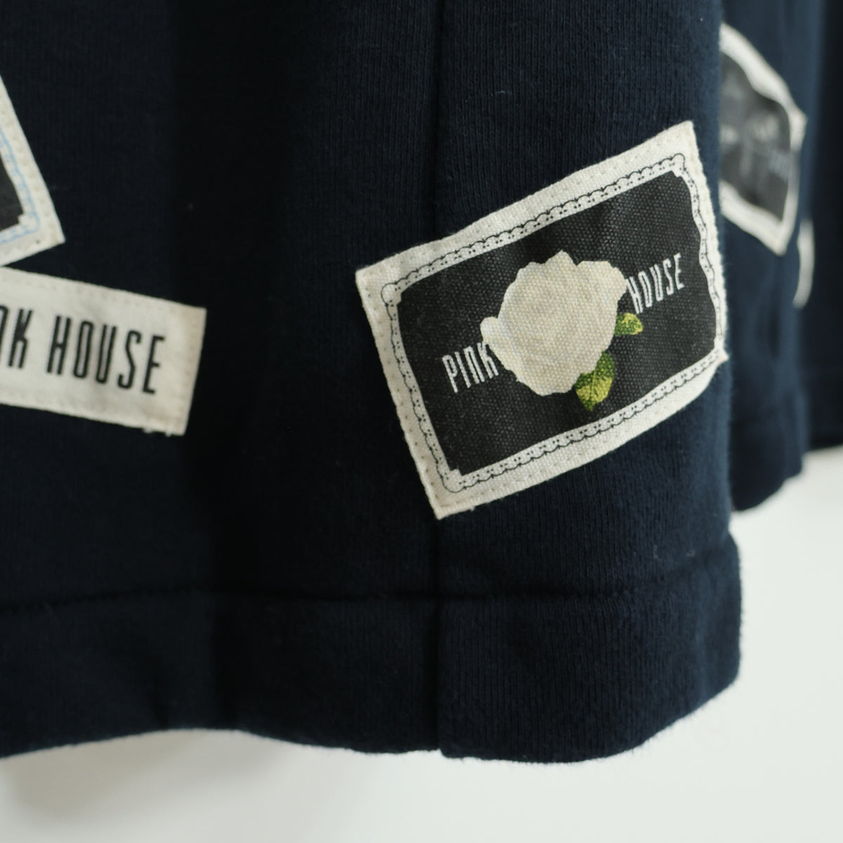 【美品】ピンクハウス★白薔薇&ひなぎくワッペン♪ジャンパースカート スウェット素材 紺系 無地 厚手 z23123
