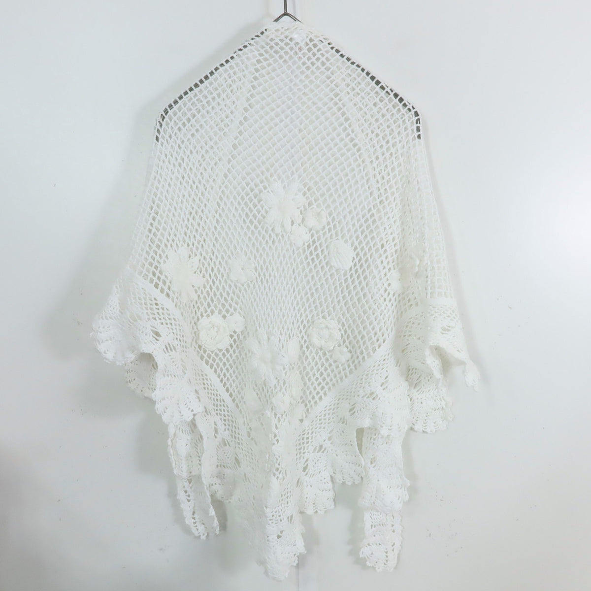 【美品】お花のモチーフ♪かぎ編み ストール 三角巾型ショール 白系 ＊ma031