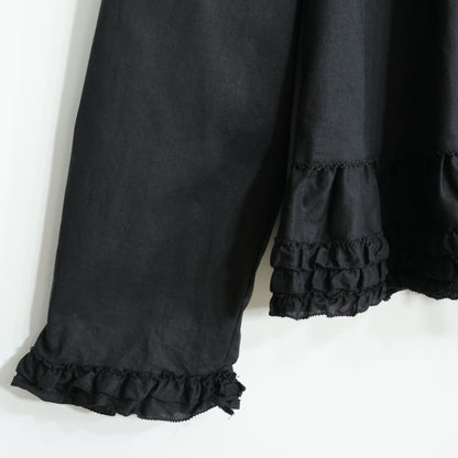 【極美品・紙タグ有】ピンクハウス★フリル使い♪ふんわりローンブラウス リボン 大きいサイズL 黒系 前開き 残布有 無地  z21850