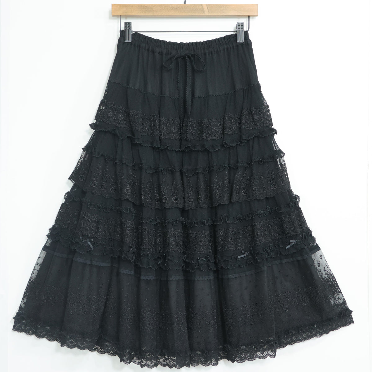 【極美品】ピンクハウス★豪華！ドットチュールレースのかぶせ段々フリル♪ギャザースカート 黒系 2025年 サテンのミニリボン♪z22503