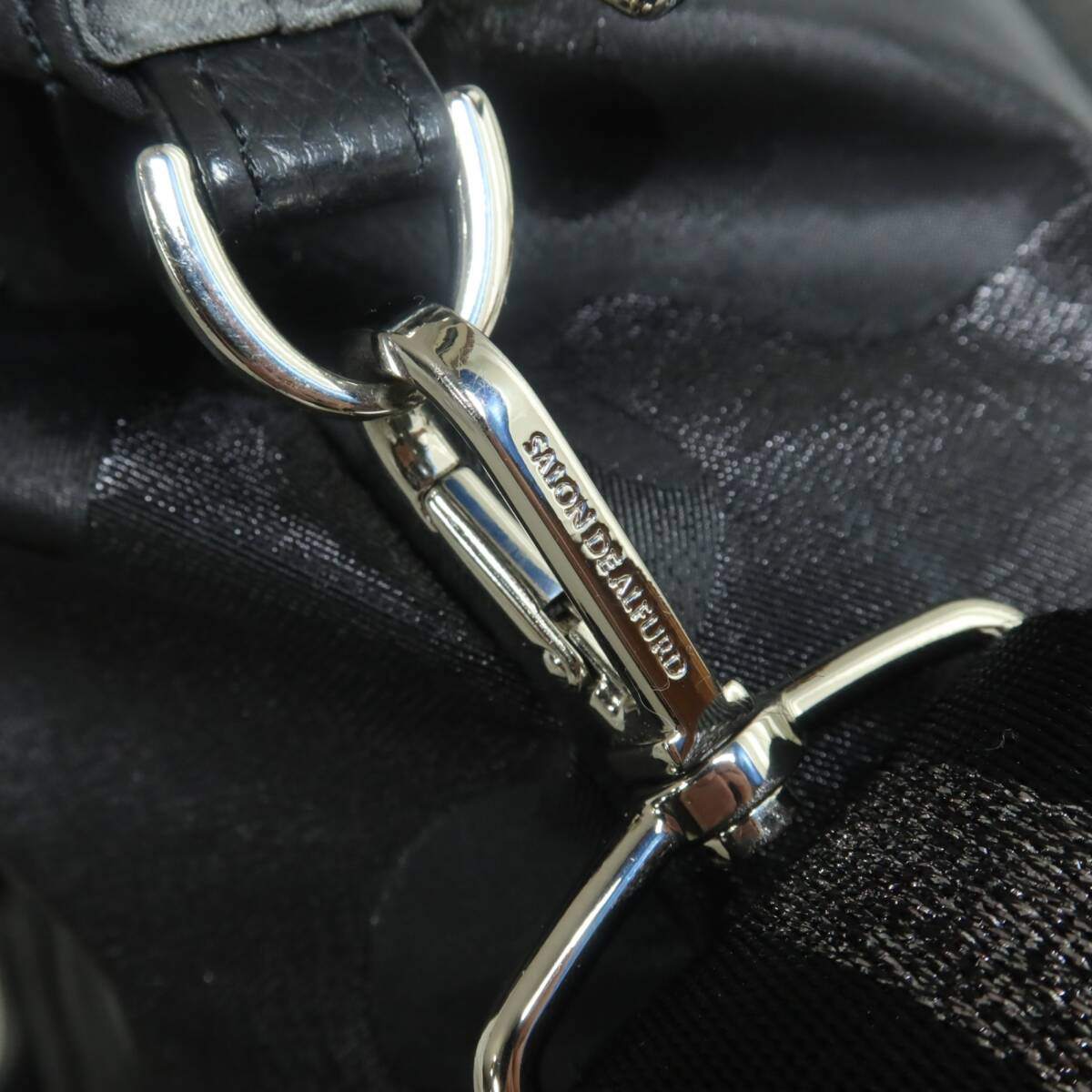 【美品】サロンドアルファード★スマイルグリッターカモフラ ショルダー付き トートバッグ 黒系 ＊ba057