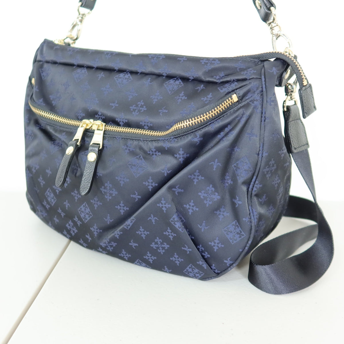 【美品】russet ラシット★大人可愛い！ 大きめポケット 2WAYバッグ  斜め掛けOK  ネイビー系　＊ba187
