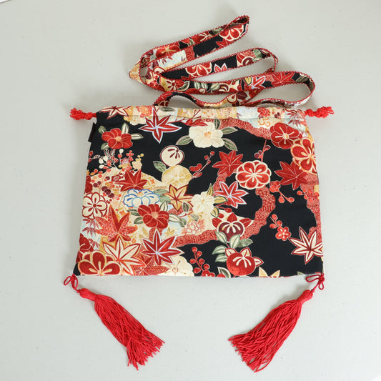 【美品】ワンダフルワールド★豪華和柄 ちりめん 巾着バッグ カネコイサオ  ポシェット　ショルダーバッグ 赤系 ba265