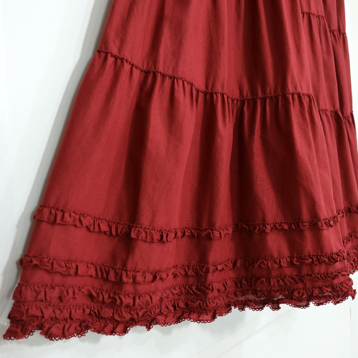 【美品】ピンクハウス★ふんわりフォルム♪華やかローンワンピース 赤系 裾段々&サテンリボン♪無地 z22171